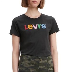 NWT Levi’s Logo Multicolor Perfect T-Shirt
